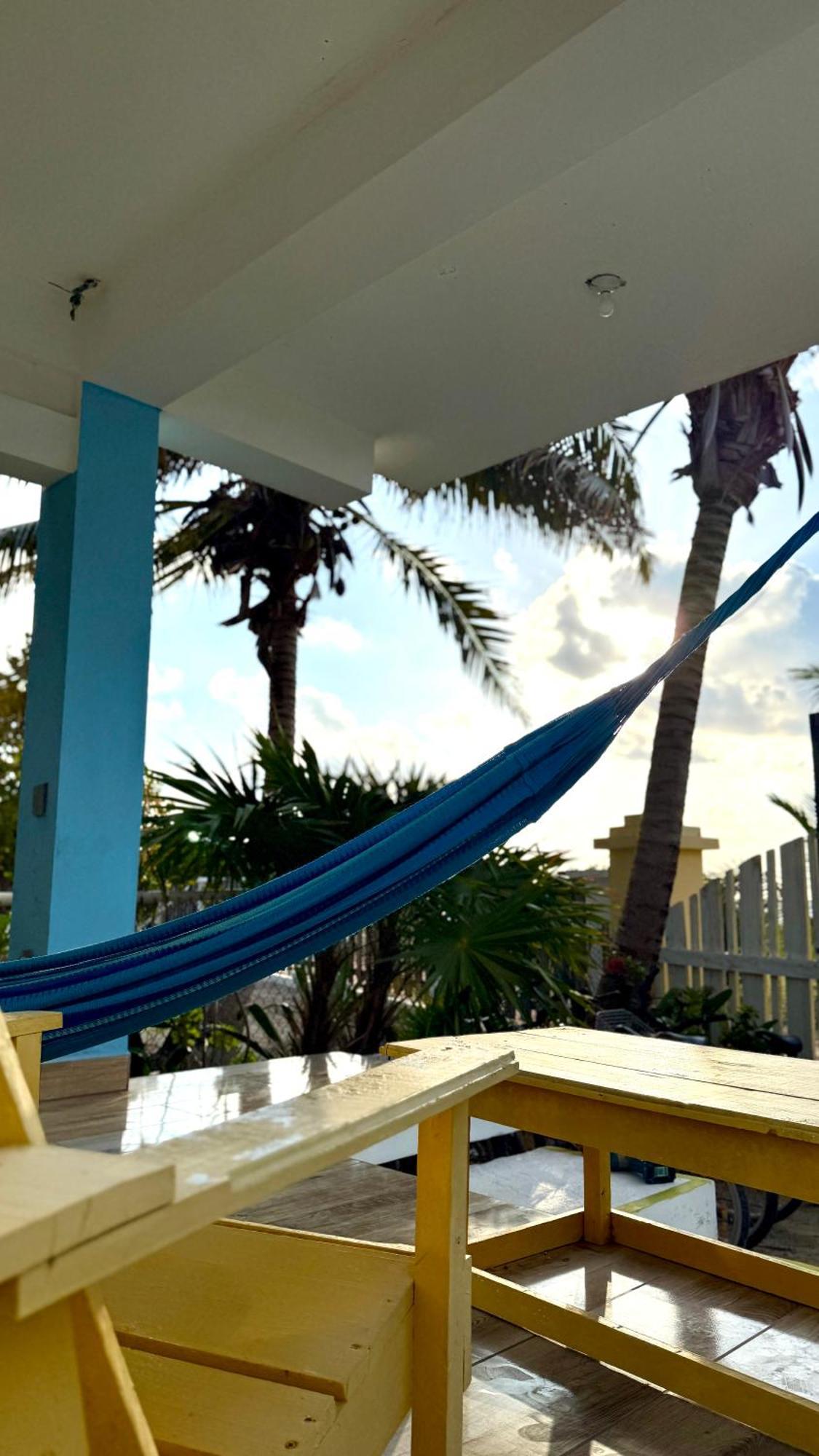 The Novelo Hotel Caye Caulker Kültér fotó